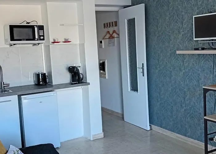 Le Mediterranee Apartment *